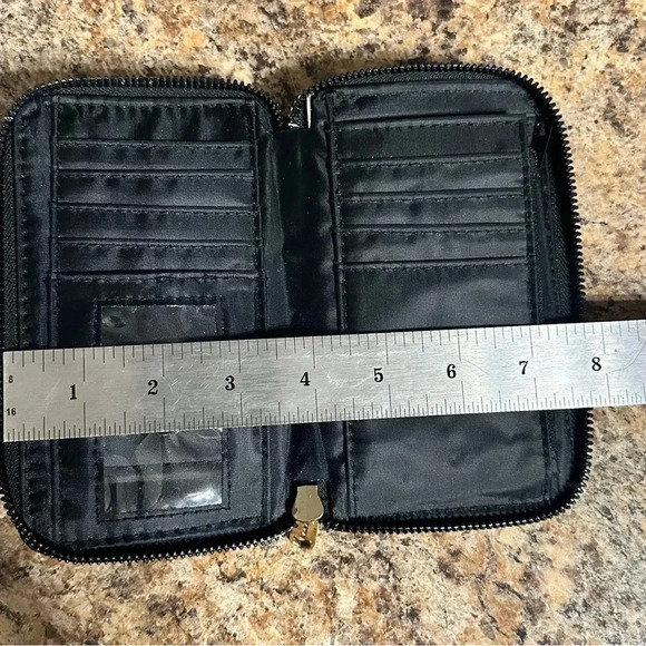 Rampage black zip around wallet 8 credit card slots 1 id holder - Picture 9 of 9